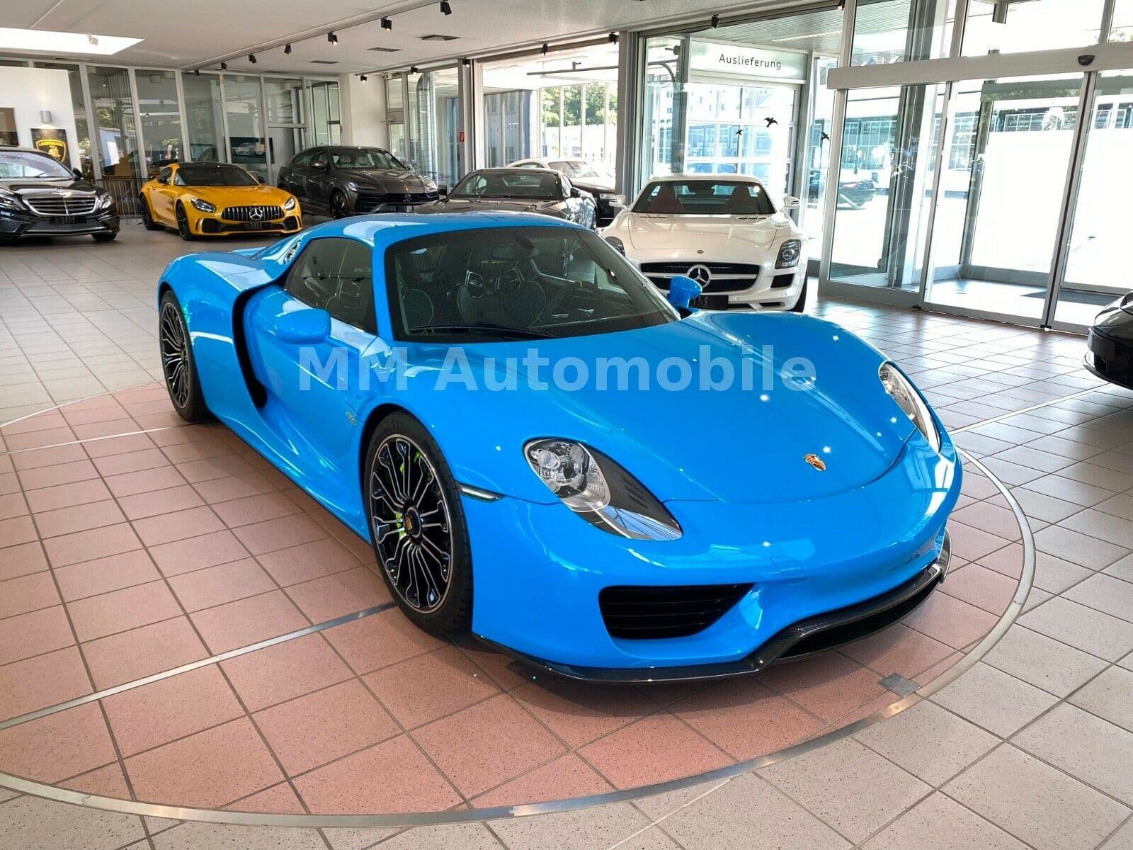 PORSCHE 918 - Bild 1