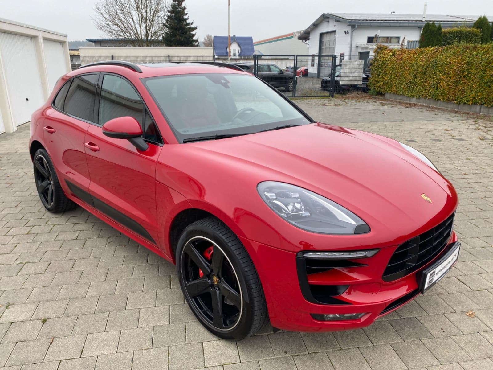 PORSCHE Macan - Bild 1