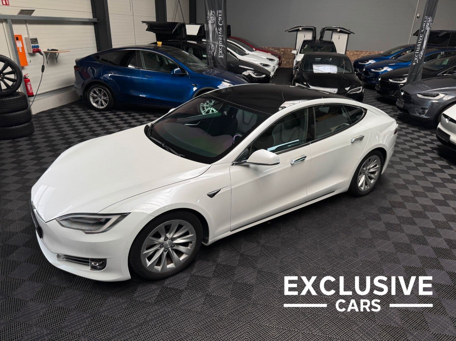 TESLA Model S - Bild 1