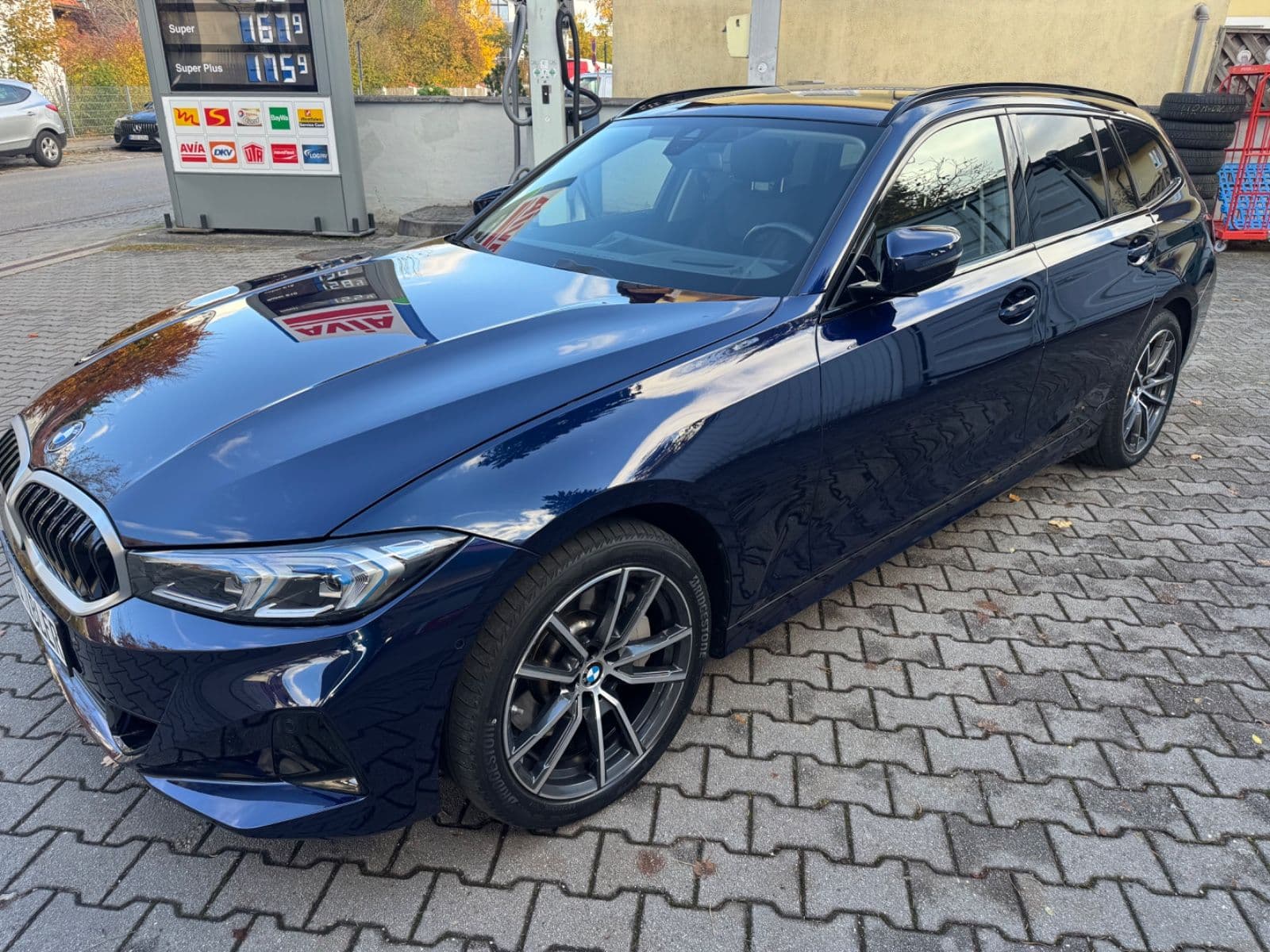 BMW 330 - Bild 1
