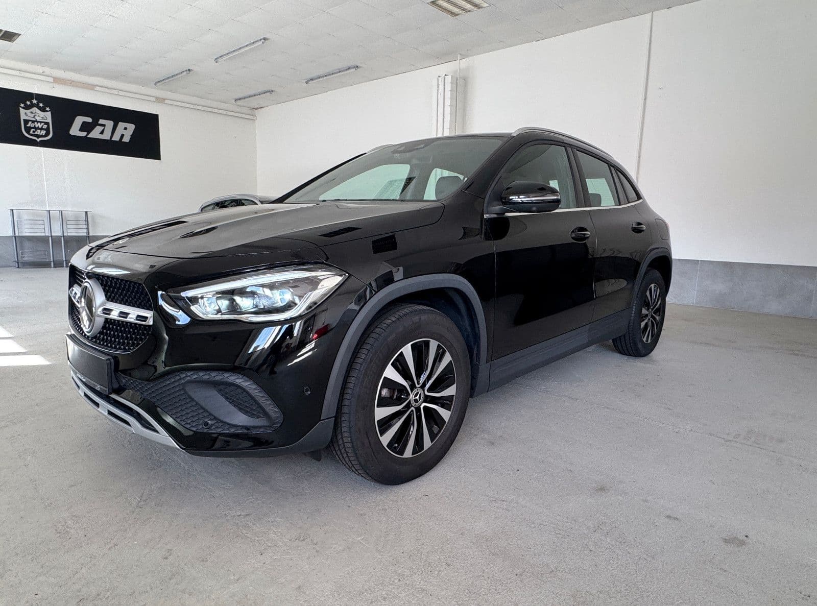MERCEDES-BENZ GLA 180 - Bild 1
