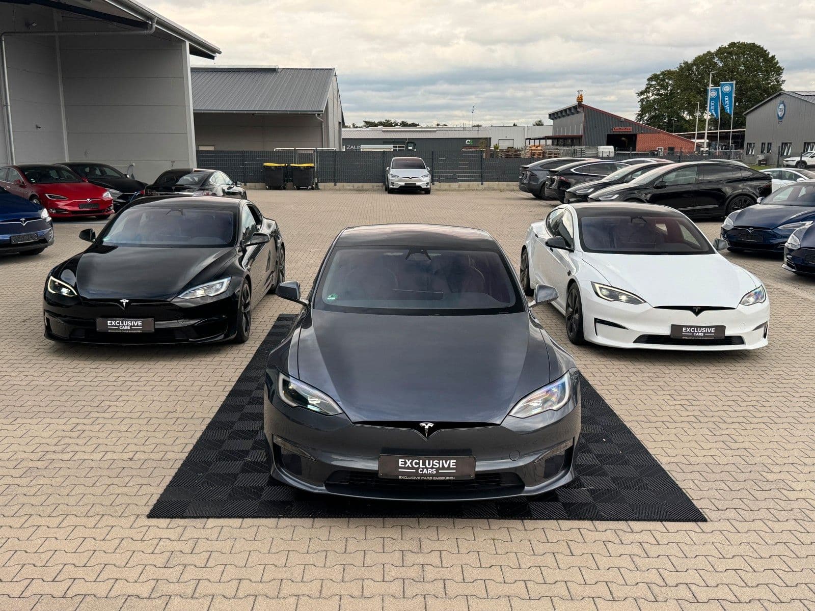 TESLA Model S - Bild 1